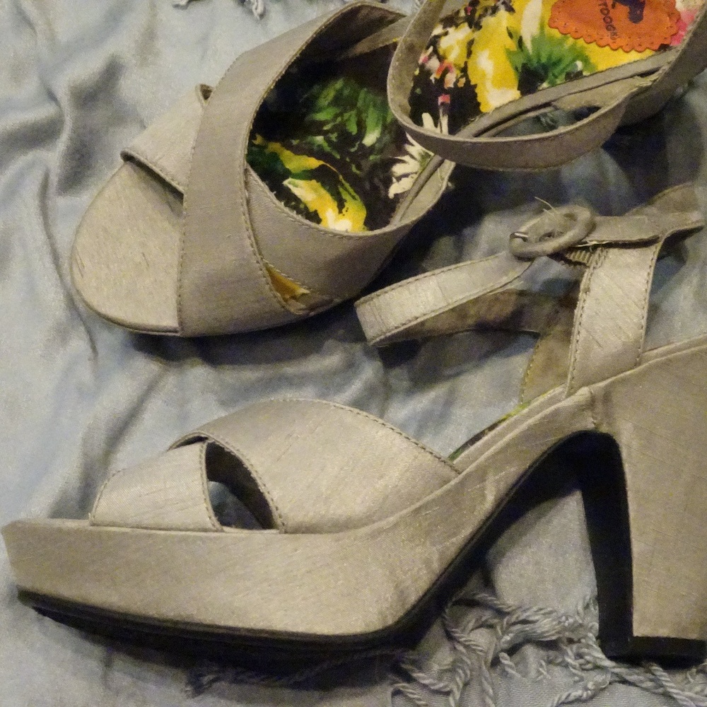 Silver Open-toe Chunky Heels
